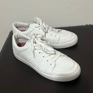 G&L white sneakers 7.5